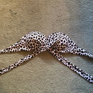 VS Pink cheetah bikini top